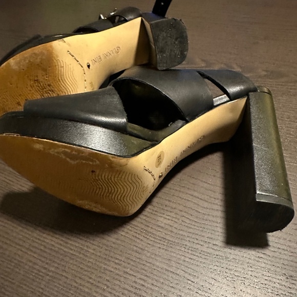 Gianni Bini Black Block Wedge Heels - Picture 5 of 10